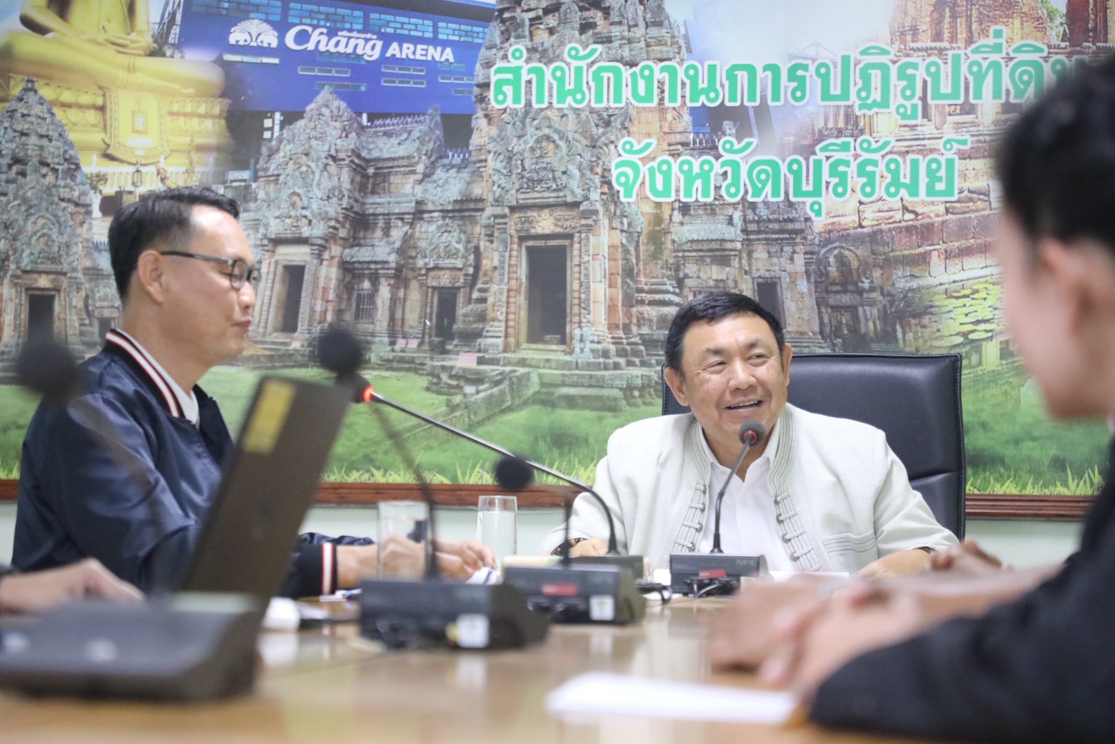 title - เลขาธิการ ส.ป.ก. ตรวจเยี่ยม ส.ป.ก.บุรีรัมย์ ในวาระองคมนตรี เป็นประธานในการเปิดสำนักงานสถานีวิจัยการเกษตรและพัฒนาโครงการหลวงโนนดินแดง ณ จังหวัดบุรีรัมย์